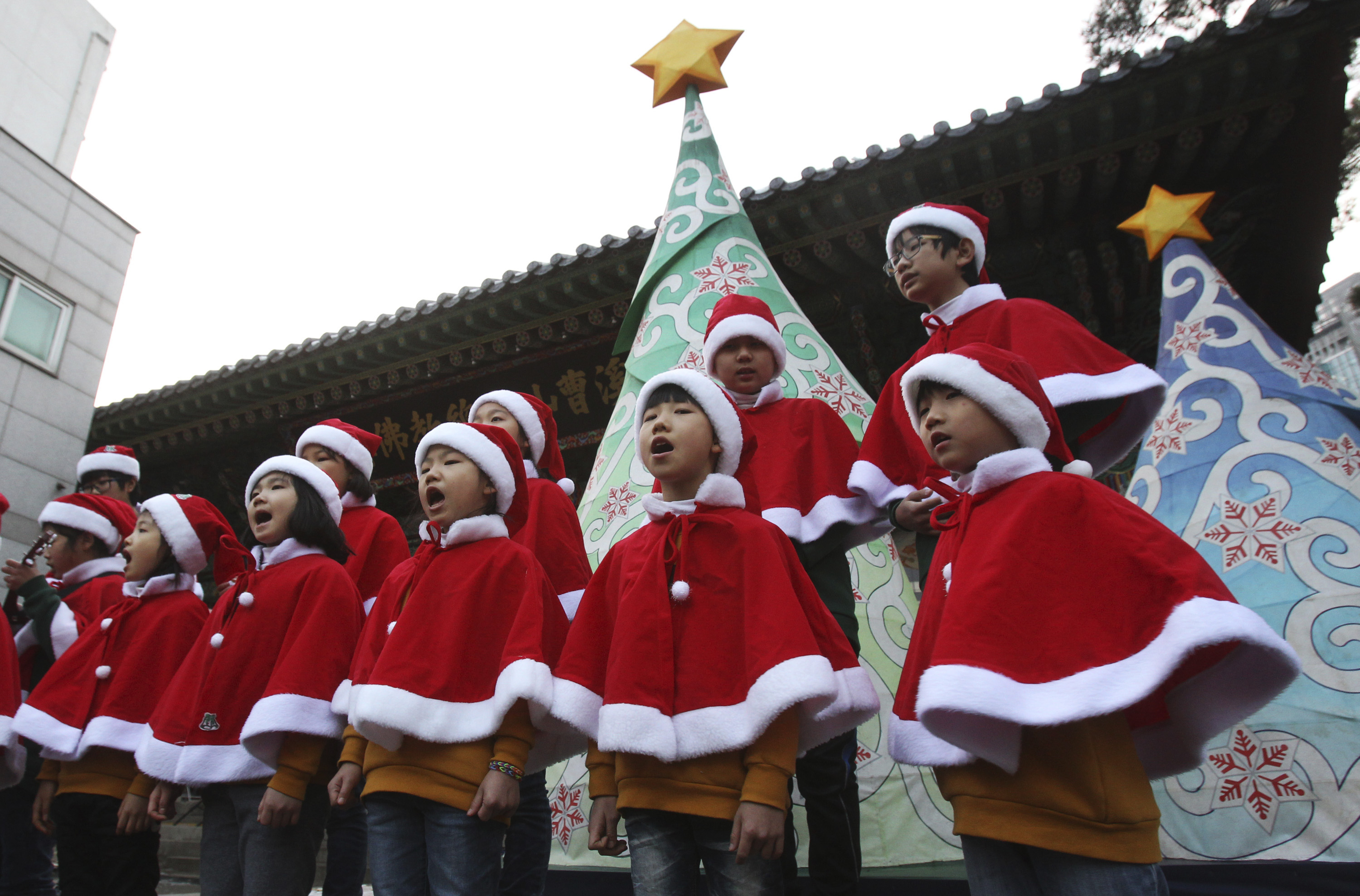 Пасха в корее 2024. Соллаль корейский новый год. Рождество в Корее. Рождество в Китае. Рождество Христово в Корее.